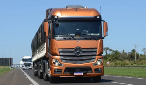 Na Transposul, Mercedes-Benz demonstra soluções para clientes de transporte e logística