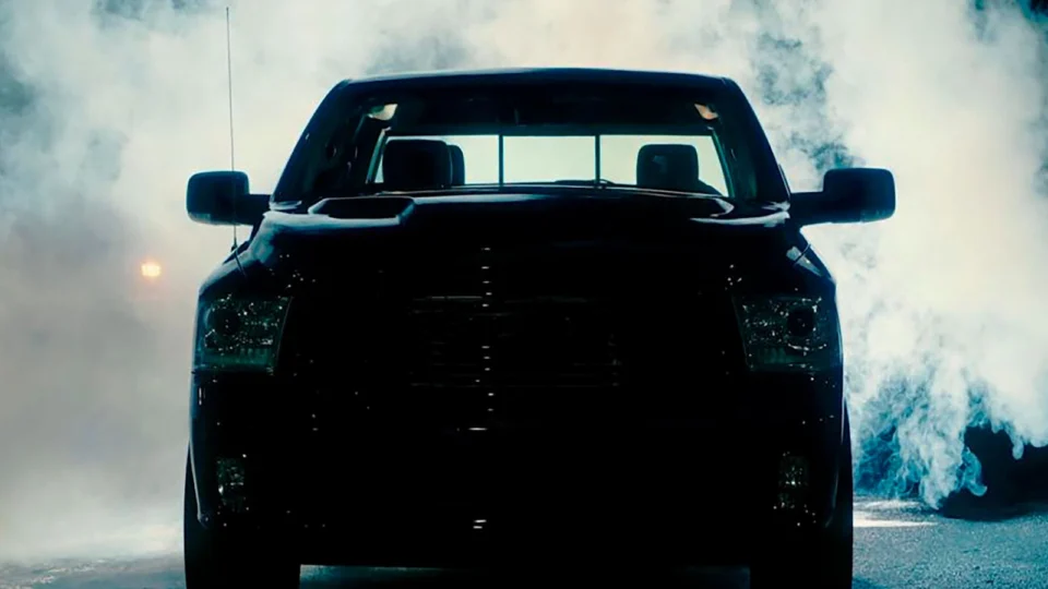 RAM divulga teaser da 1500 Classic e confirma lançamento no Brasil