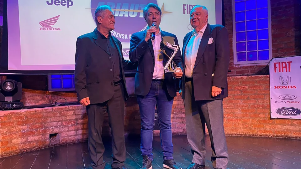 Renault Zoe E-Tech Electric conquista o título de automóvel elétrico do ano no prêmio Abiauto 2021