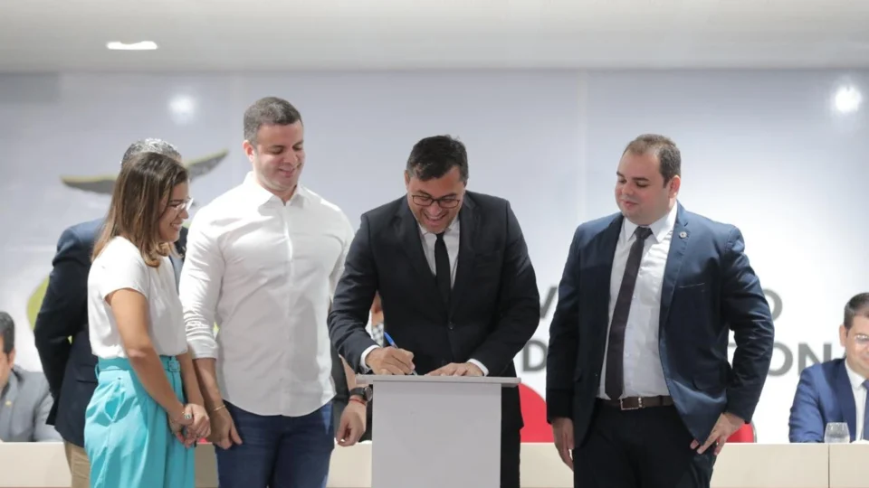 Wilson Lima homologa resultado final do concurso do Detran Amazonas