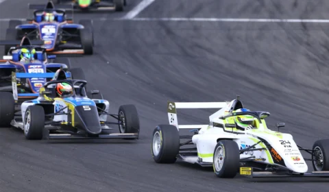 Sábado de superação e primeiro pódio para Felipe Barrichello Bartz na estreia da Fórmula 4 Brasil