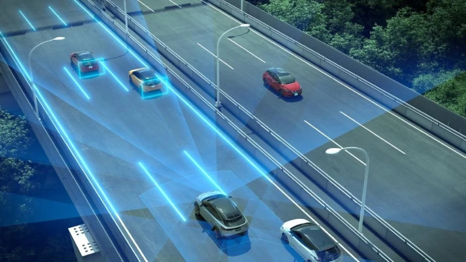 As tecnologias inteligentes que garantem a segurança dos veículos Nissan