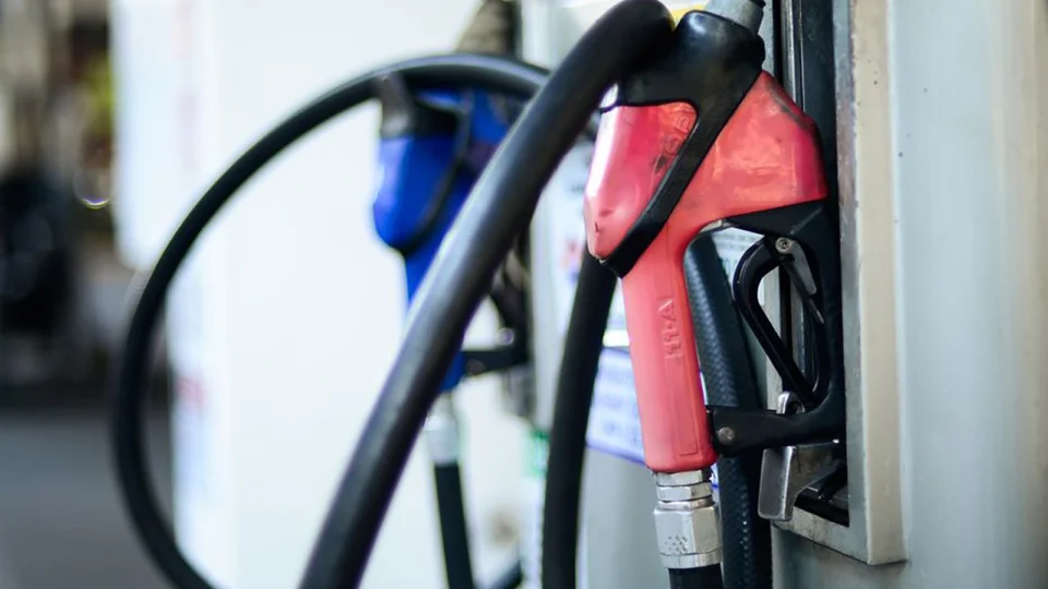 Sancionada lei que autoriza postos a comprarem etanol de produtores