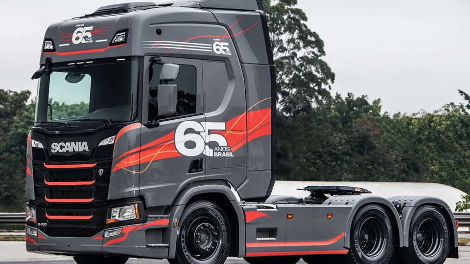 Scania celebra 65 anos no Brasil