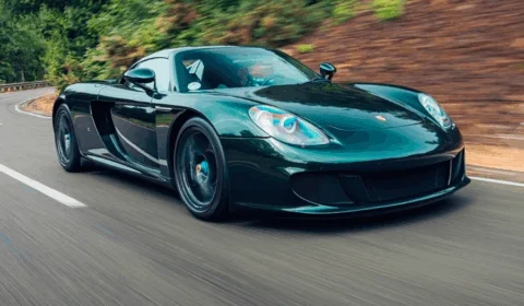 Um dos raríssimos do Porsche Carrera GT Zagato está em leilão 