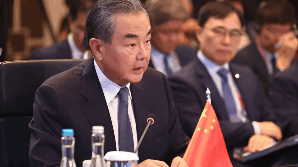 Índia rejeita fábrica de carros elétricos por “preocupação de a montadora ser chinesa”&nbsp;