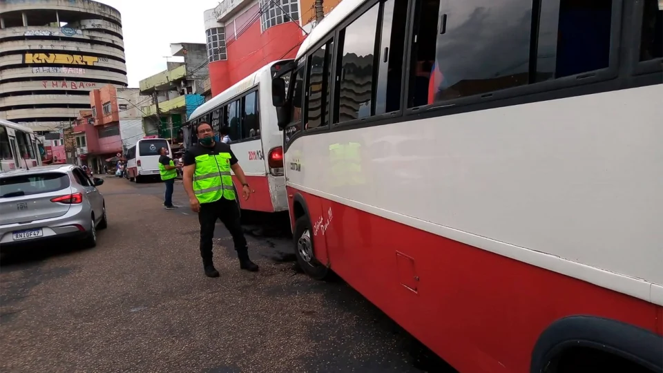 Prefeitura de Manaus realiza ‘Fluxo Livre’ para ordenar trânsito no Centro