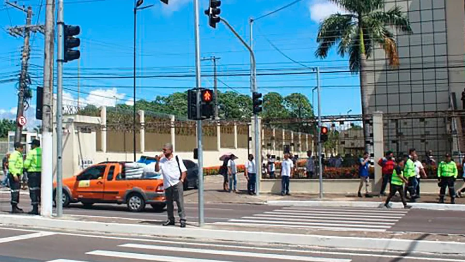 Semáforos inteligentes serão implantados nas principais vias de Manaus