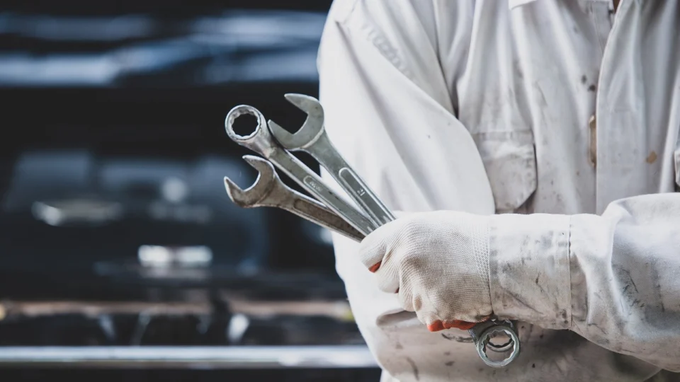 Sine Amazonas divulga vagas de emprego para motorista, mecânico, polidor de veículos, e consultor de vendas de autopeças nesta segunda-feira ( 06/06 )