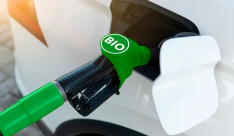 Senado aprova aumento de porcentagem de etanol em gasolina no posto