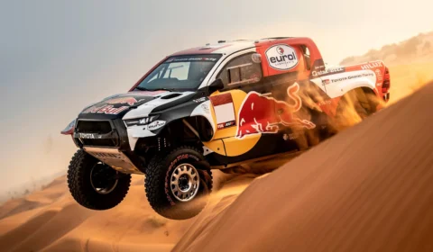 Toyota apresenta Hilux T1+ para acelerar no Dakar 2022