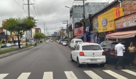 Motoristas são notificados por infrações no trânsito na zona Leste