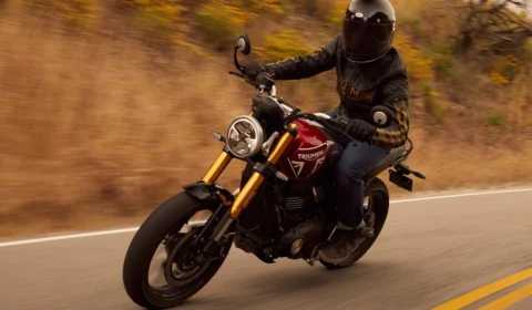 Para seduzir os motoqueiros Triumph lança motos de 400 cm³ ￼