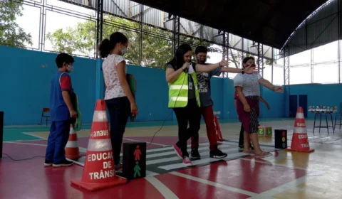 Educadores do IMMU levam orientação sobre trânsito seguro para alunos de escola municipal da zona Sul de Manaus