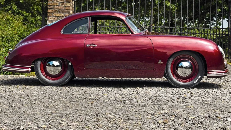 Um 911 único e desenvolvido num projeto secreto