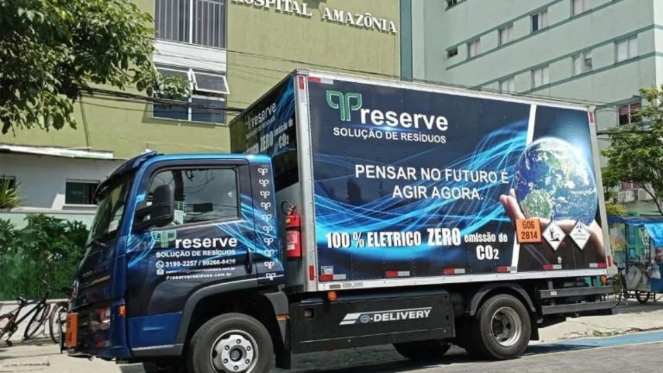 VW e-Delivery estreia no Norte do país com coleta de resíduos para empresa Preserve