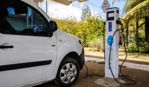 GM Acelera e Tesla Perde Terreno Enquanto o Mercado de Veículos Elétricos dos EUA Bate Recorde