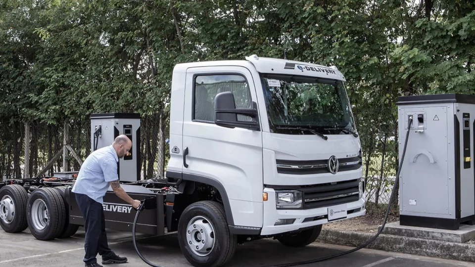 Volkswagen fecha nova parceria para oferta de carregador elétrico
