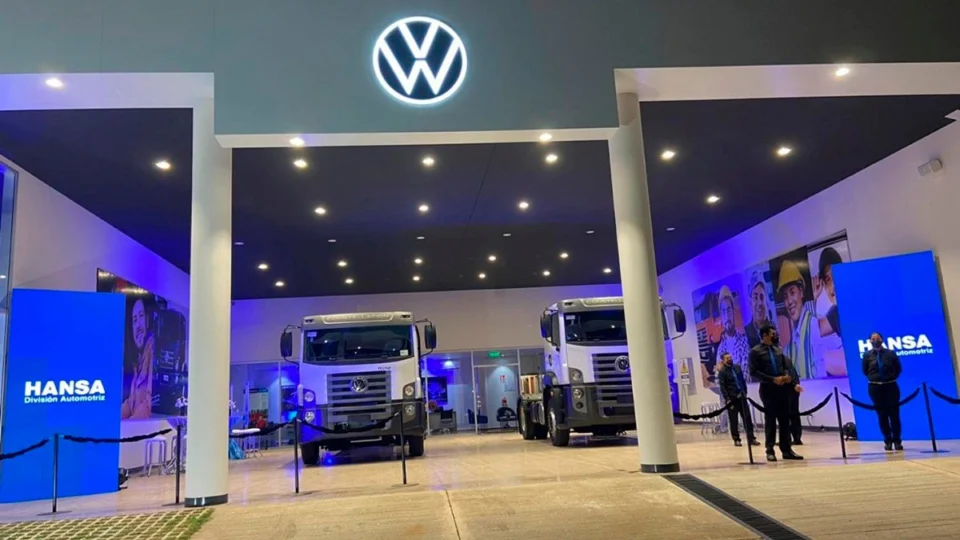 Volkswagen inaugura concessionária com estrutura exclusiva para caminhões elétricos