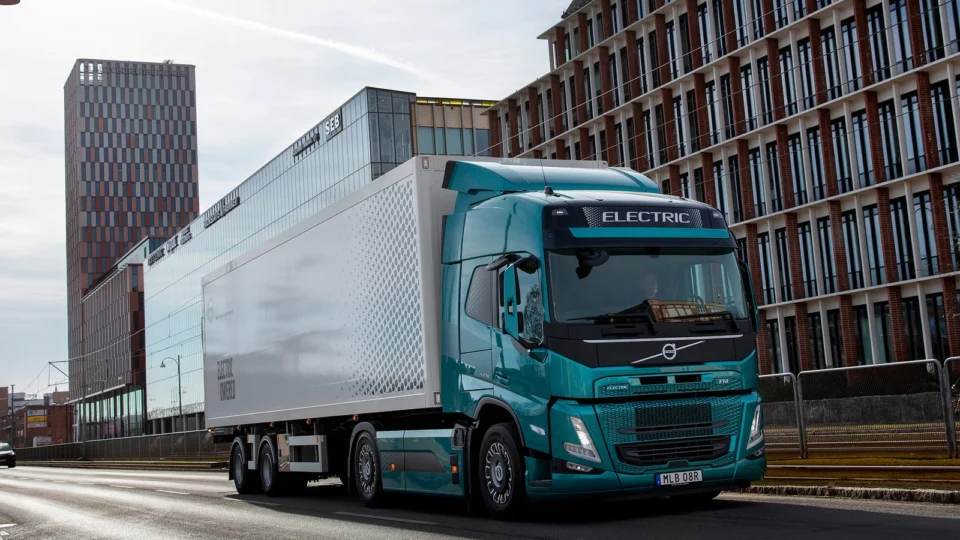 Volvo Trucks lidera mercado europeu de caminhões elétricos