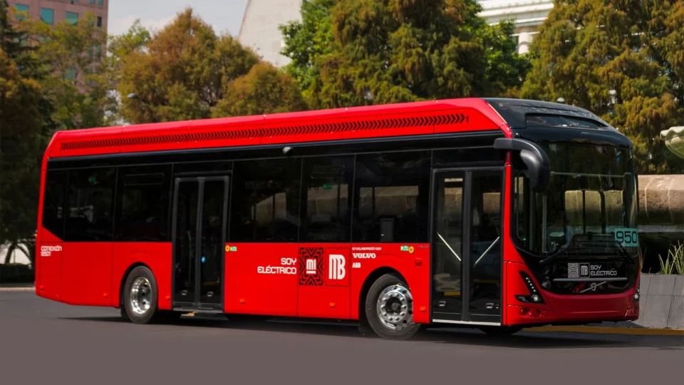 Volvo testa inédito ônibus 100% elétrico na América Latina