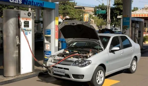 Com a gasolina em alta, confira o passo a passo para fazer a conversão do carro para o GNV
