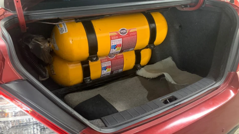 Com alta na gasolina, aumenta a procura pelo ‘Kit Gás’ em Manaus: ‘Agenda lotada’, diz dono de oficina