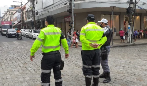 ‘Operação Natal’ para ordenar trânsito em áreas comerciais de Manaus é lançada