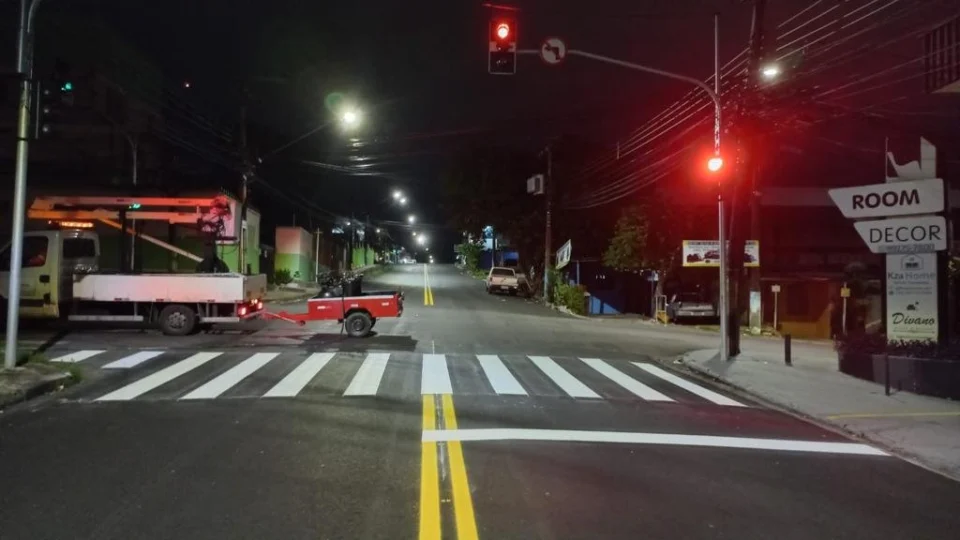 Prefeitura de Manaus implanta sinalização viária em ruas recapeadas da cidade