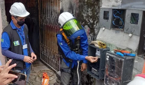 Ipem multa Amazonas Energia por irregularidades em medidores convencionais