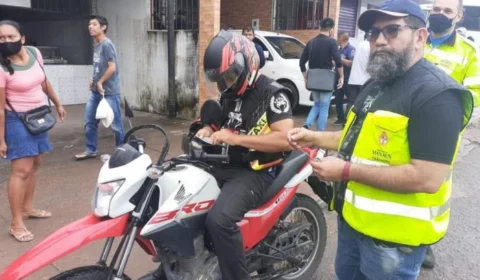 Operação fiscaliza mototáxis na zona Oeste de Manaus