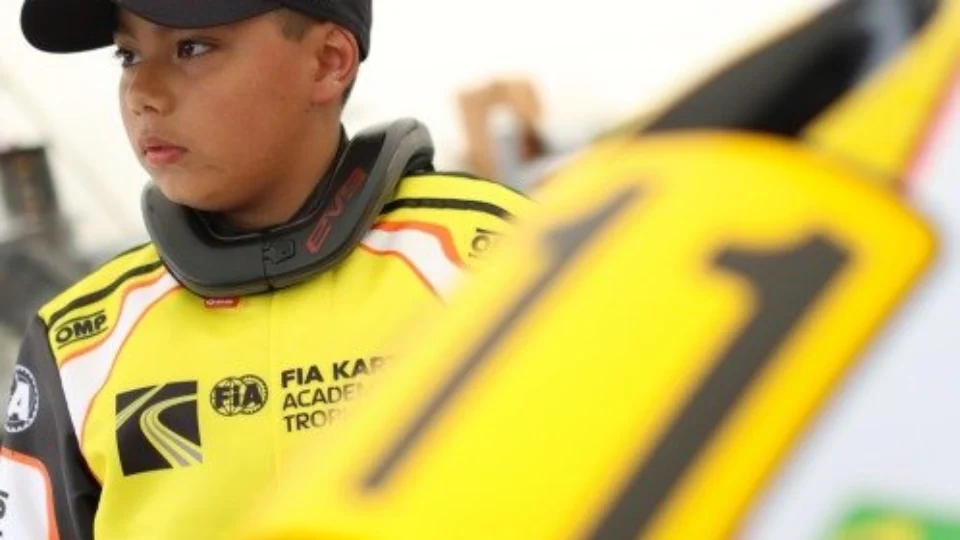 Campeão Brasileiro de Kart na categoria Júnior Menor, participa de evento com mais 53 kartistas