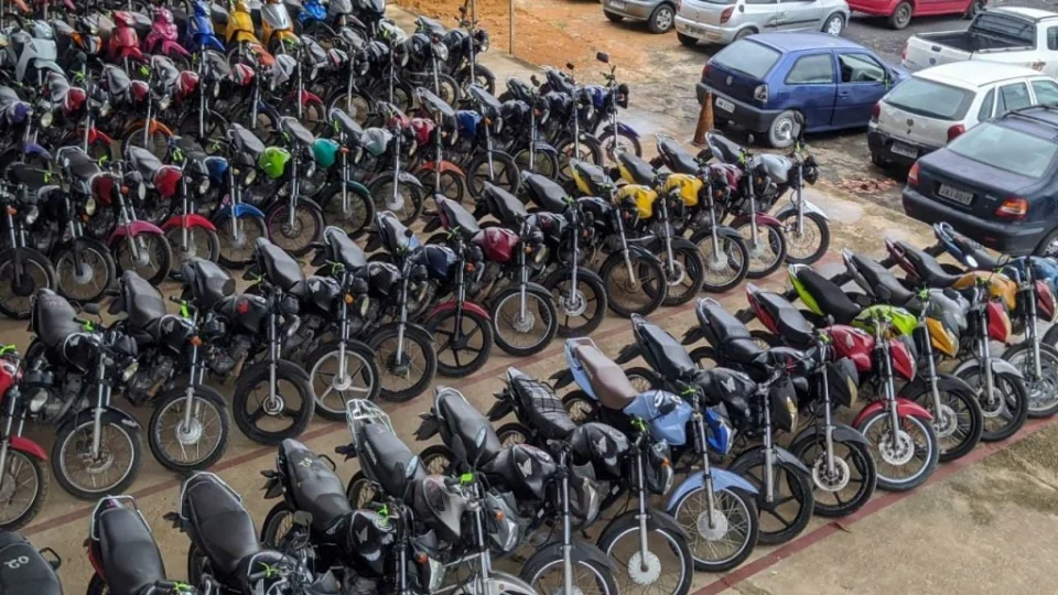 Detran-AM inicia visitação dos veículos que vão a leilão na segunda-feira