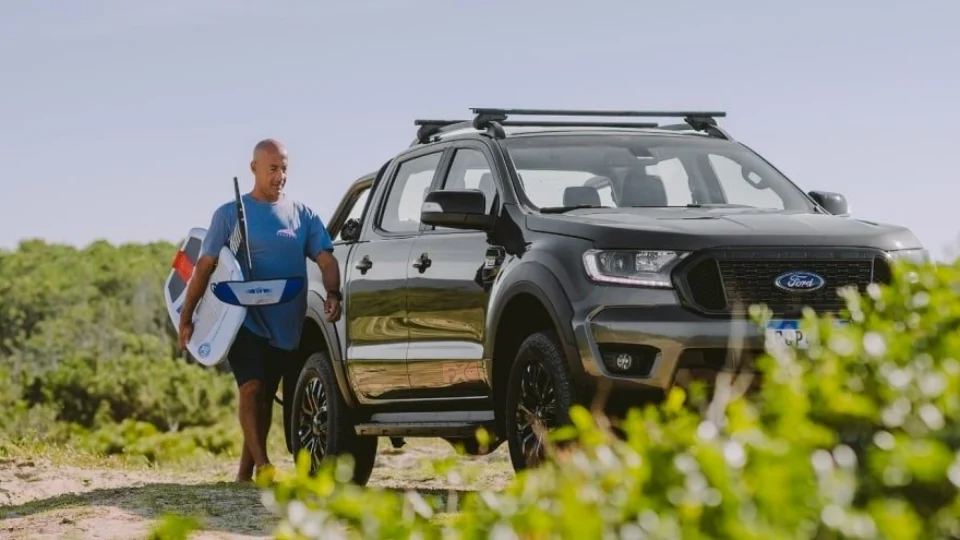 Ford estreia campanha da Ranger FX4 com o surfista Sylvio Mancusi