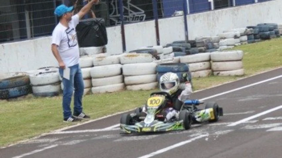 Campeonato de Kart é marcado por primeiro pódio de seis pilotos