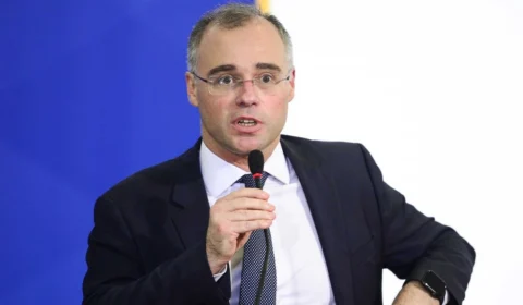 Ministro do STF tenta proposta consensual sobre ICMS