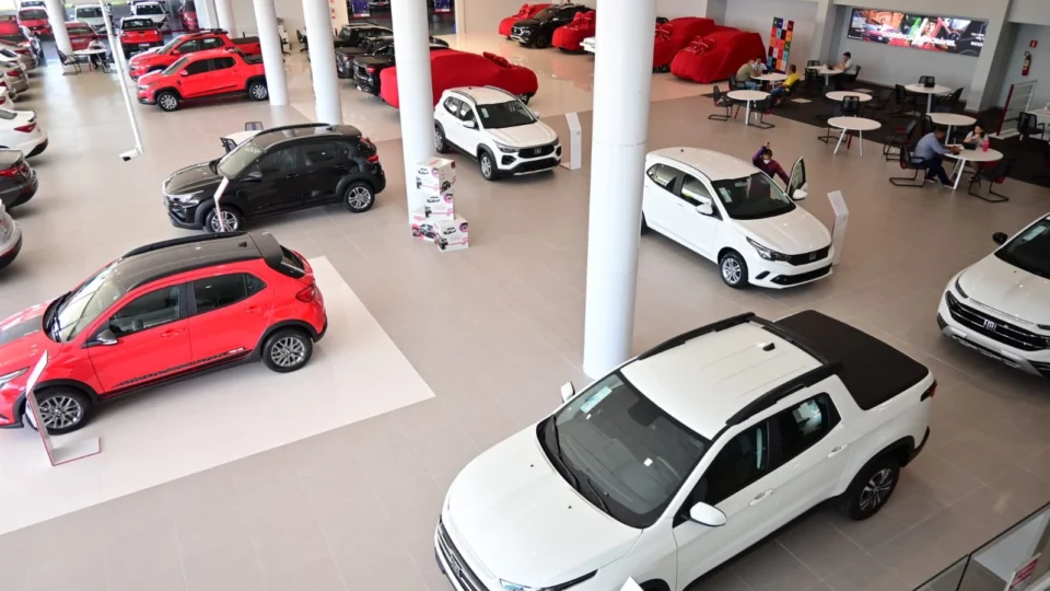 Vai comprar um carro ? Veja aqui os modelos mais baratos do mercado