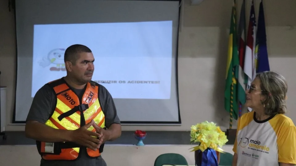 Parintins 2023: Mototaxistas participam de palestra sobre qualificação profissional e segurança no trânsito