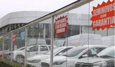 Concessionárias em São Paulo reduzem preços e até carro premium tem desconto