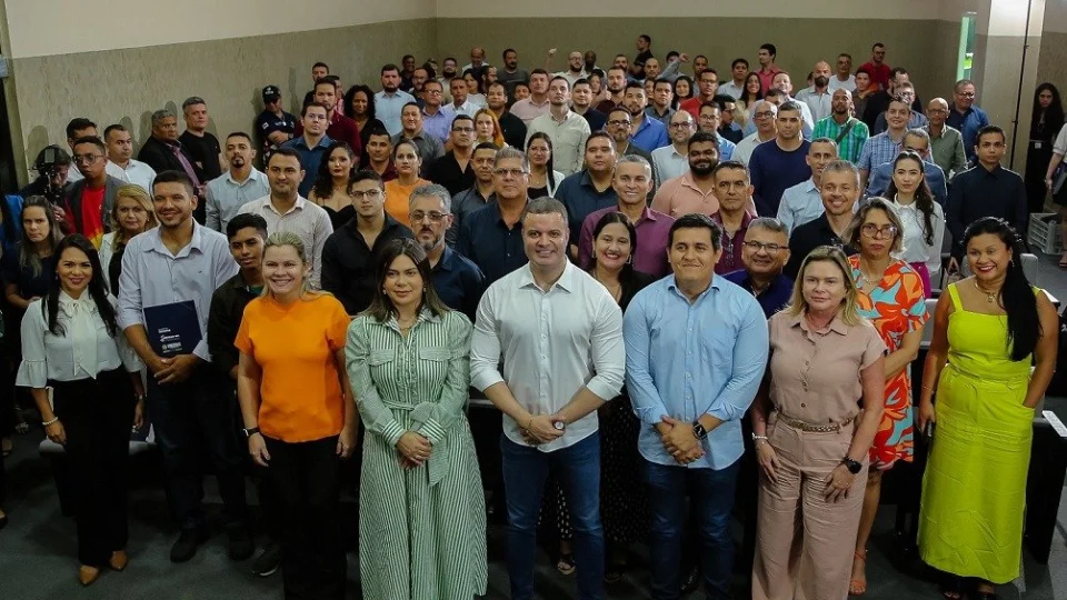Detran Amazonas empossa 80 aprovados em concurso público