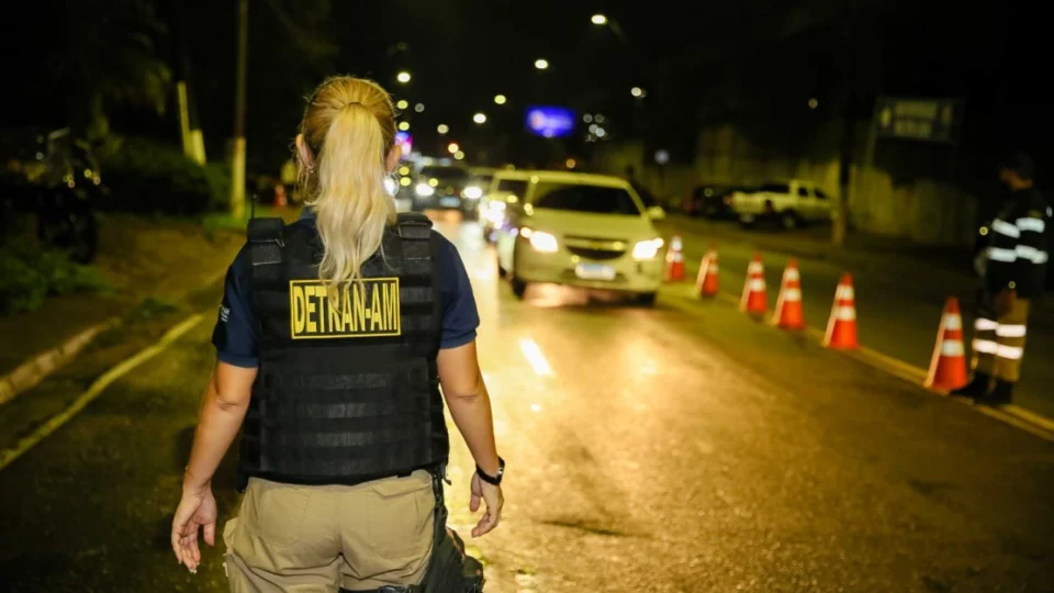 Fiscalização do Detran-AM flagra 43 condutores sob efeito de álcool e registra mais de 600 autuações