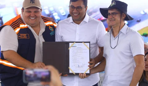 Wilson Lima e David Almeida assinam ordem de serviço para construção do Complexo Viário Bola do Produtor