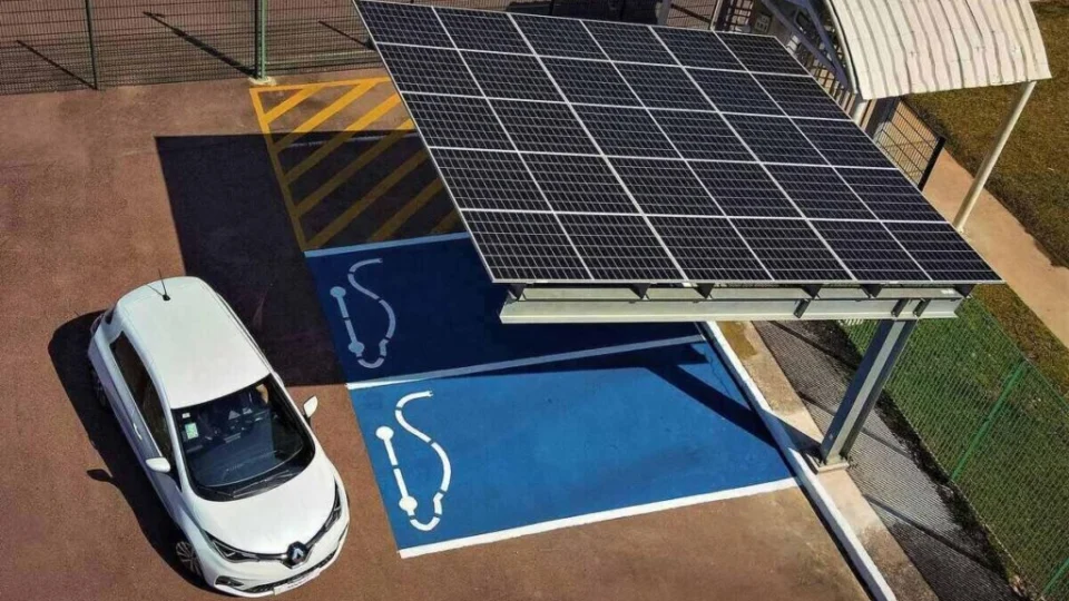 Renault inaugura Garagem Fotovoltaica no Complexo Industrial Ayrton Senna