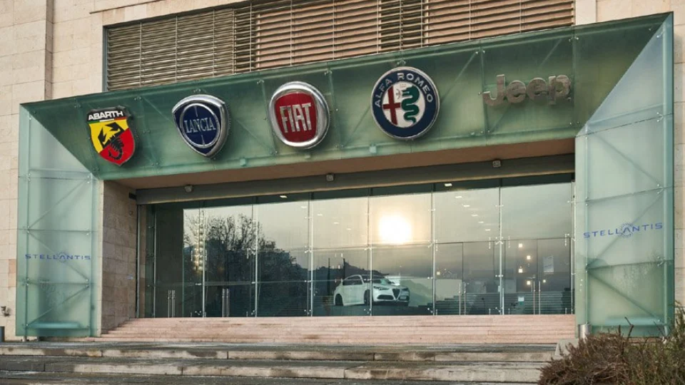 Stellantis reporta lucro de € 8,6 bi em seu 1º semestre de operações