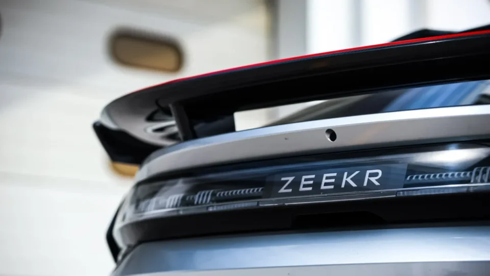 Zeekr confirma entrada no mercado brasileiro com diretor de operações de renome