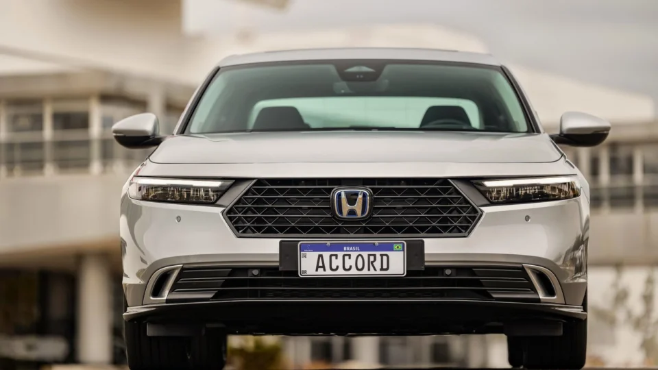 Novo Honda Accord Advanced Hybrid chega ao Brasil
