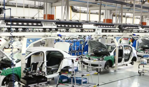 Produção de veículos cai 15,8% em fevereiro