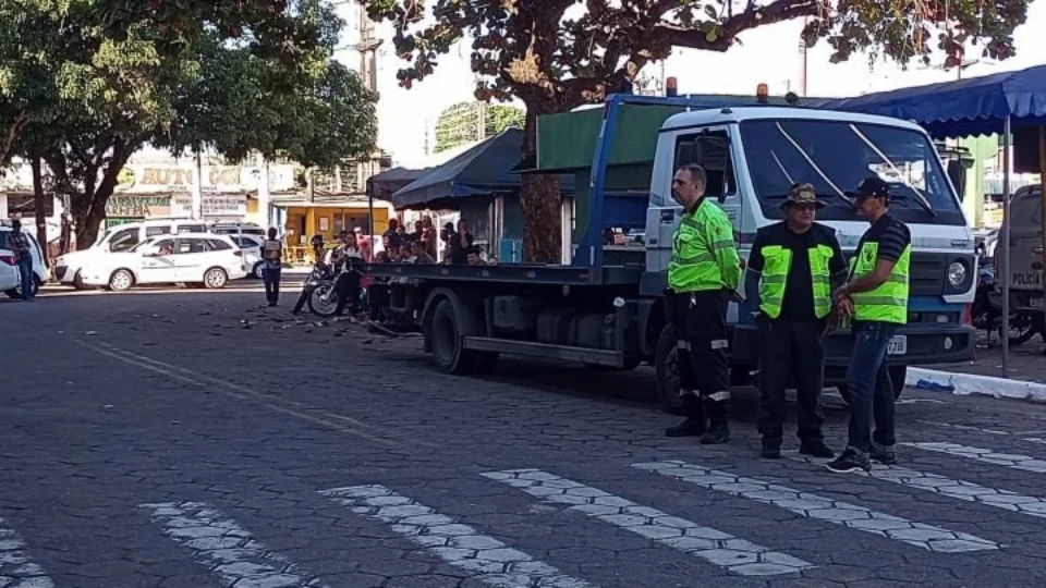 Taxistas e Mototaxistas do terminal rodoviário em Manaus, são fiscalizados
