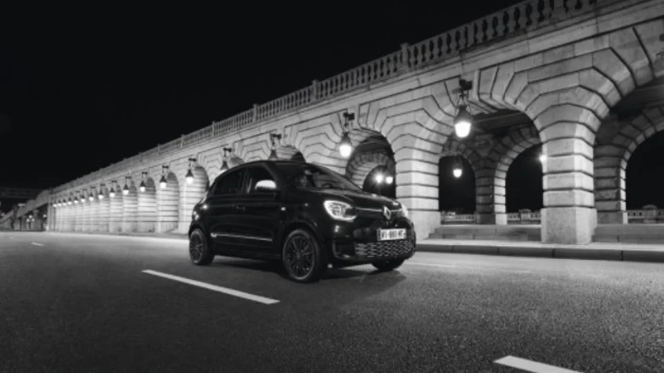 Renault Twingo E-Tech Electric ganha versão Urban Night na Europa