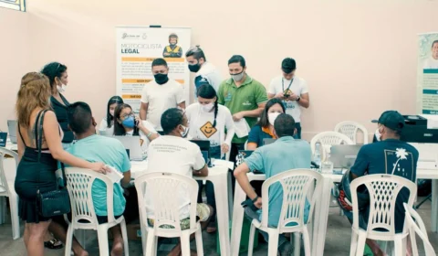 Mais de 150 atendimentos de veículos e de CNH foram realizados em escola pelo Detran-AM